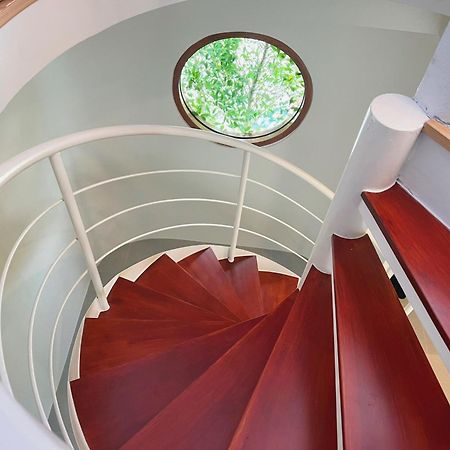 Le Resort And Villas Rawai Zewnętrze zdjęcie Spiral staircase