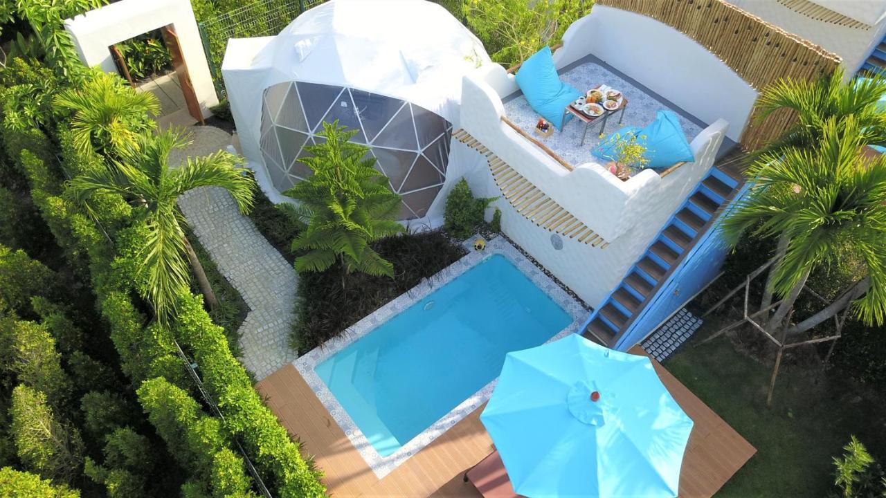 Le Resort And Villas Rawai Zewnętrze zdjęcie A dome with a swimming pool