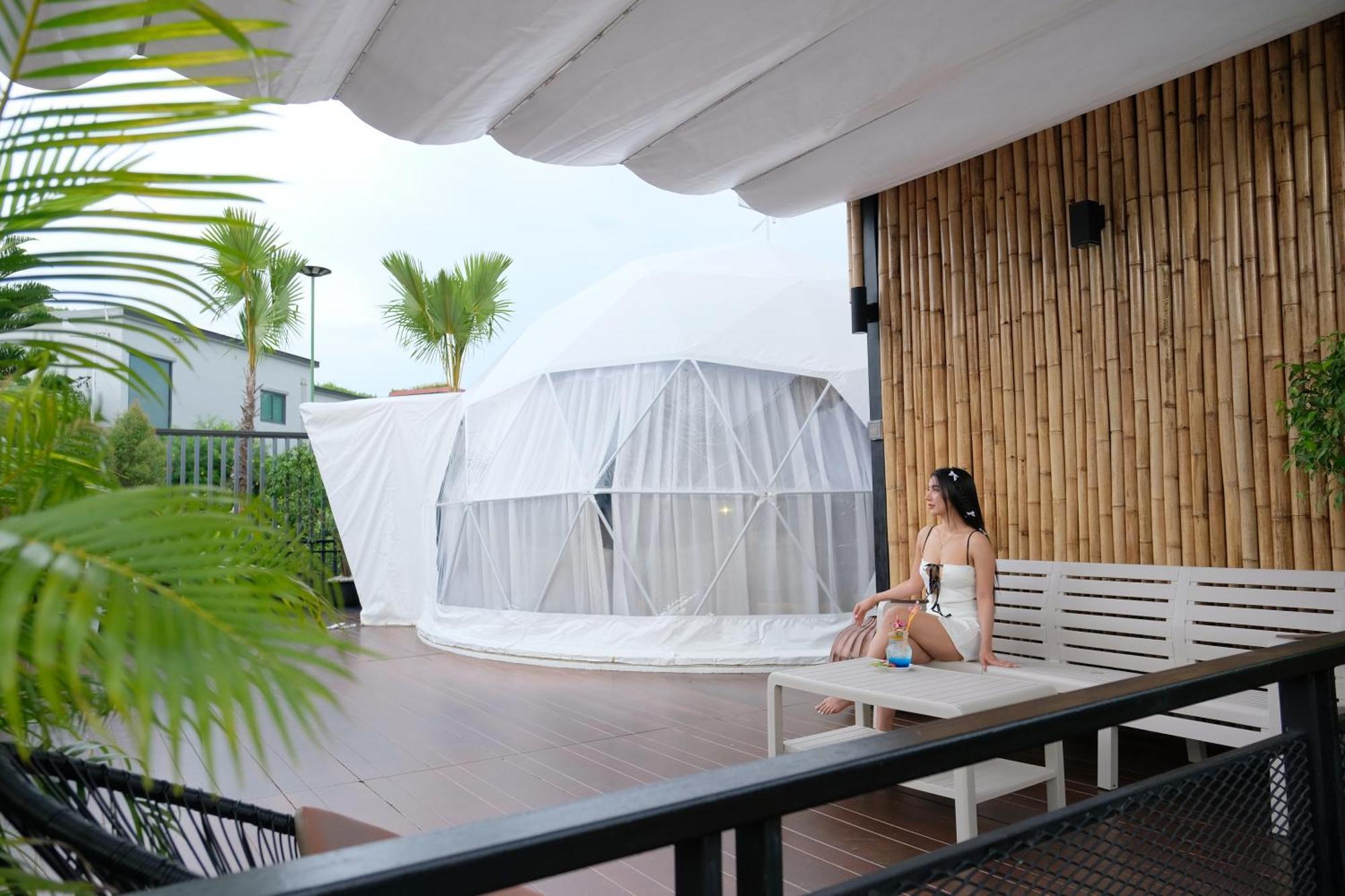 Le Resort And Villas Rawai Zewnętrze zdjęcie The Bubble Hotel