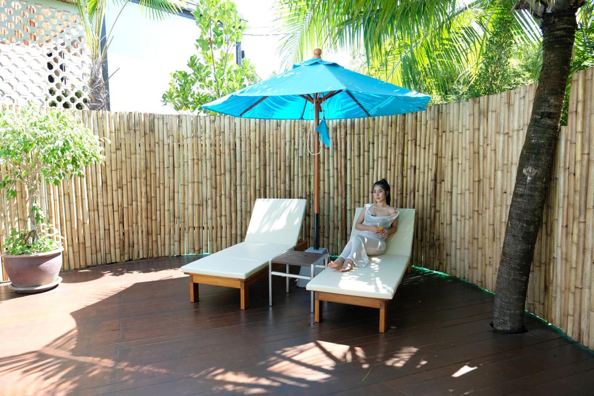 Le Resort And Villas Rawai Zewnętrze zdjęcie A bamboo fence