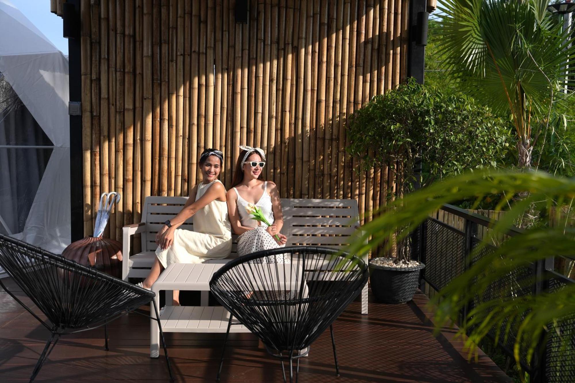 Le Resort And Villas Rawai Zewnętrze zdjęcie A lesbian wedding in Cancun, Mexico