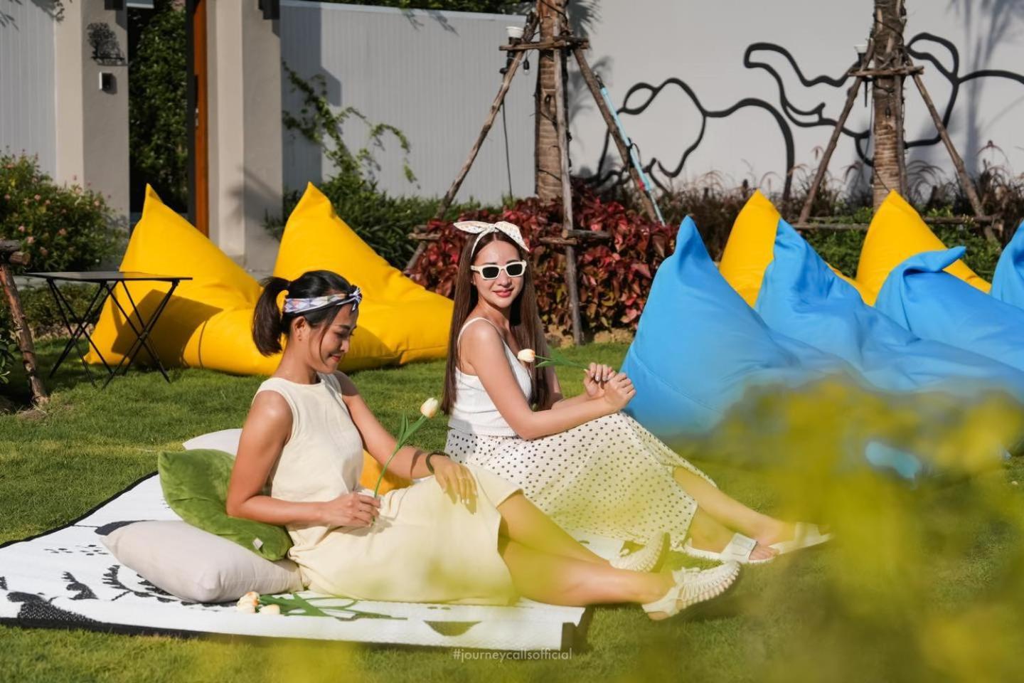 Le Resort And Villas Rawai Zewnętrze zdjęcie Outdoor bean bag chairs